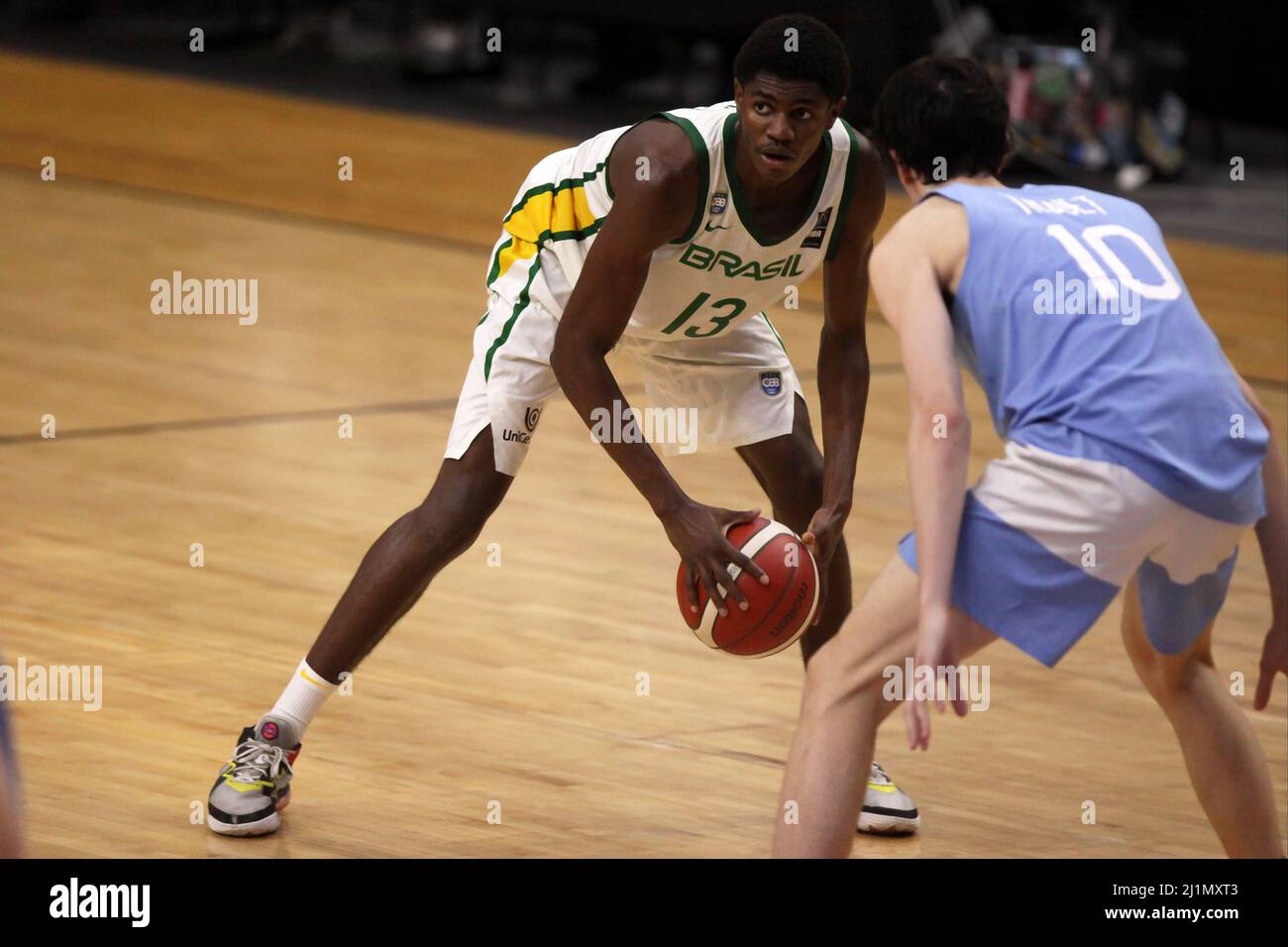 Miranda.VE - MARZO 26,2022 il Brasile diventa campione dopo aver battuto l'Argentina 73-59 FIBA ​​U18 Campionato sudamericano per uomini al Parque Miranda G. Foto Stock