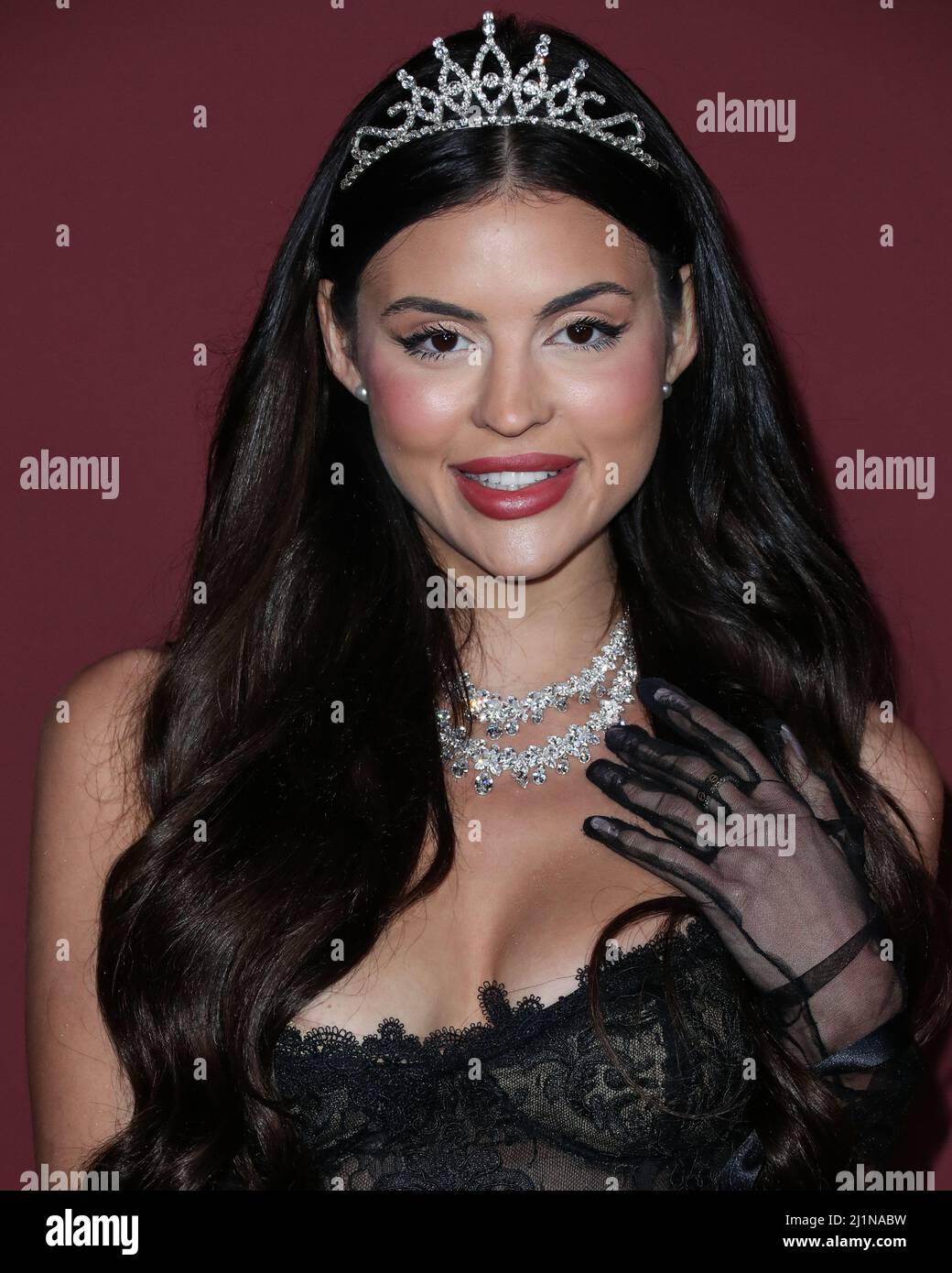 BEL AIR, LOS ANGELES, CALIFORNIA, USA - MARZO 26: Holly Scarfone arriva al Darren Dzienciol e Richie Akiva Oscar Party 2022 tenuto in una residenza privata il 26 Marzo 2022 a Bel Air, Los Angeles, California, Stati Uniti. (Foto di Xavier Collin/Image Press Agency) Foto Stock