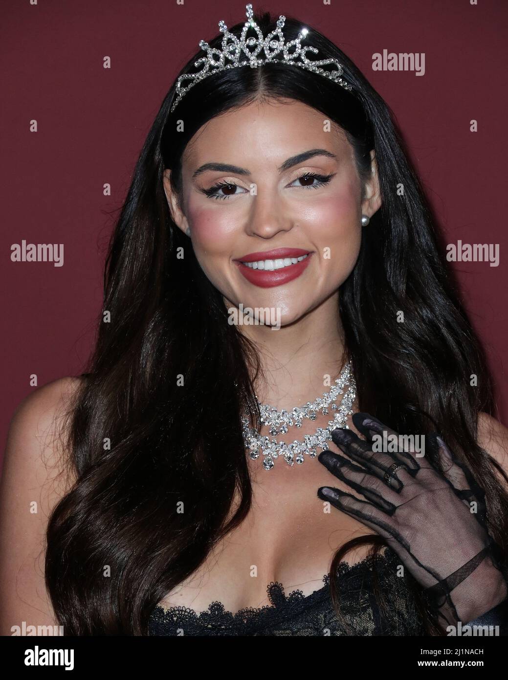 BEL AIR, LOS ANGELES, CALIFORNIA, USA - MARZO 26: Holly Scarfone arriva al Darren Dzienciol e Richie Akiva Oscar Party 2022 tenuto in una residenza privata il 26 Marzo 2022 a Bel Air, Los Angeles, California, Stati Uniti. (Foto di Xavier Collin/Image Press Agency) Foto Stock