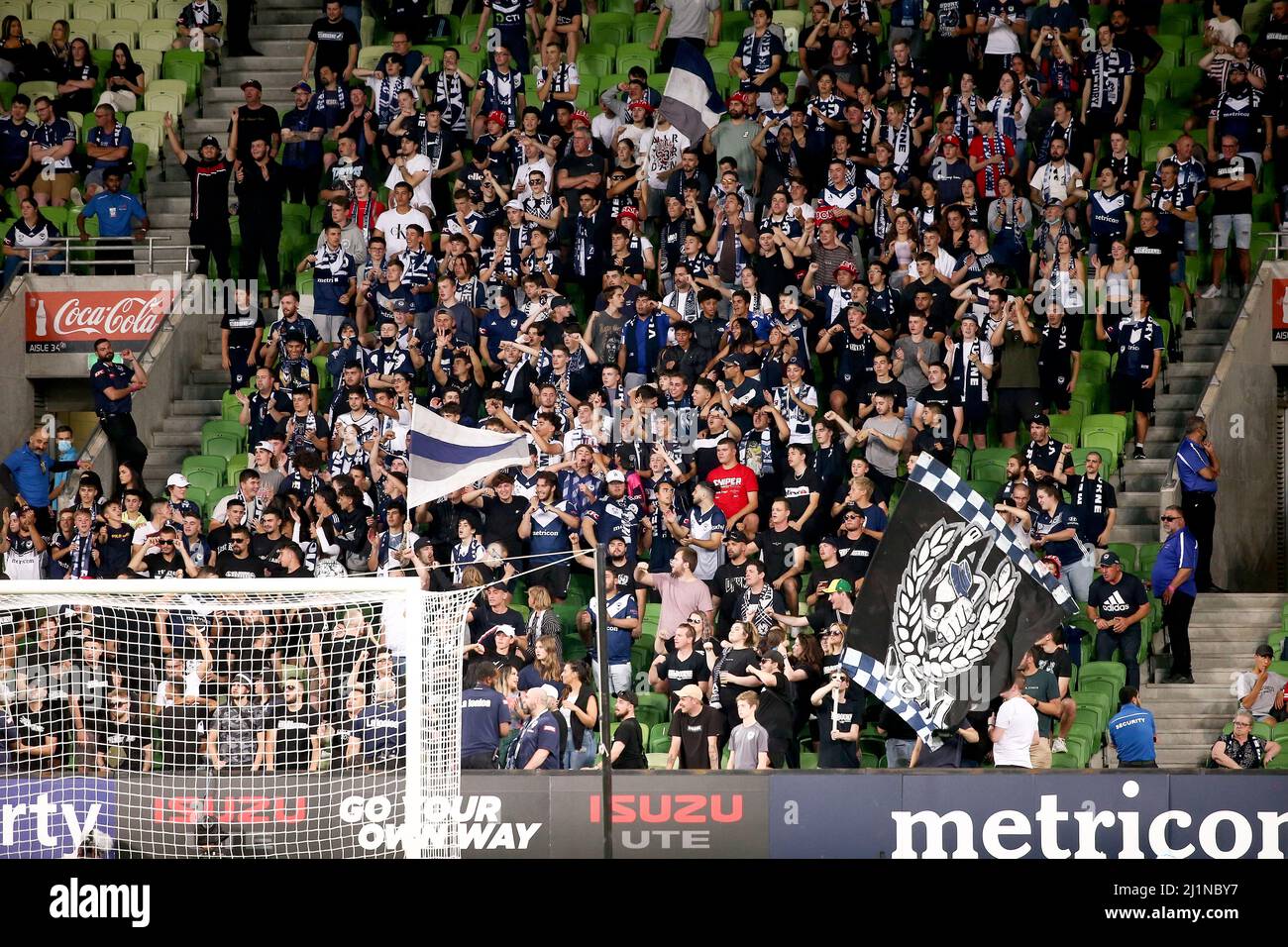 Melbourne, Australia, 27 marzo 2022. I tifosi della Melbourne Victory si rallegrano durante la partita di calcio A-League tra la Melbourne Victory e il Western Sydney Wanderers FC. Credit: Dave Hewison/Speed Media/Alamy Live News Foto Stock