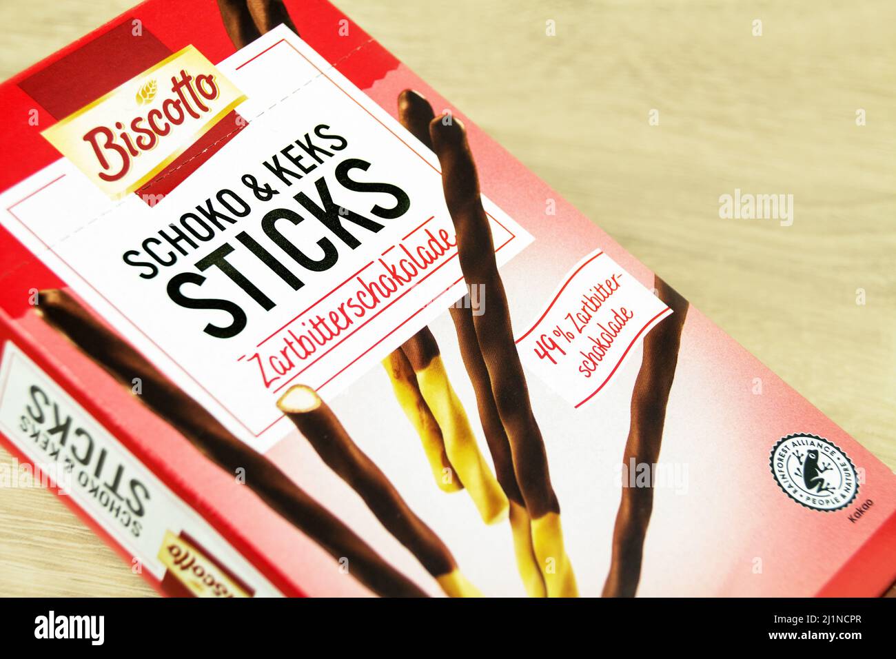 Amburgo, Germania - Marzo 26 2022: Biscotto Schoko und Keks Sticks Zartbitterschokolade - biscotto cioccolato e biscotto bastoncini cioccolato fondente Foto Stock