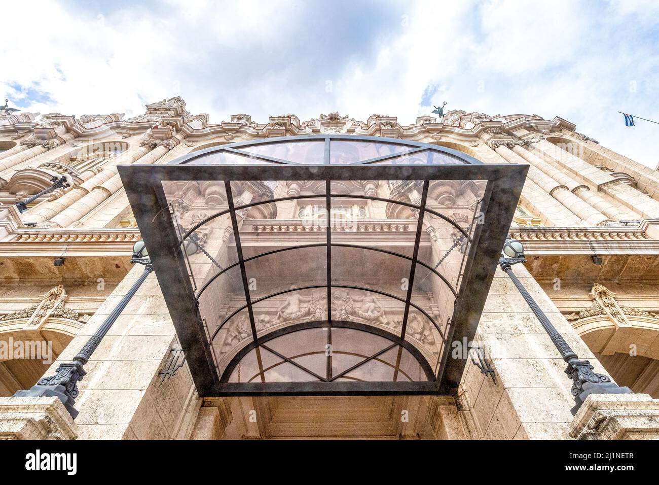 Architettura esterna dell'edificio del Teatro Nazionale Alicia Alonso, l'Avana, Cuba Foto Stock