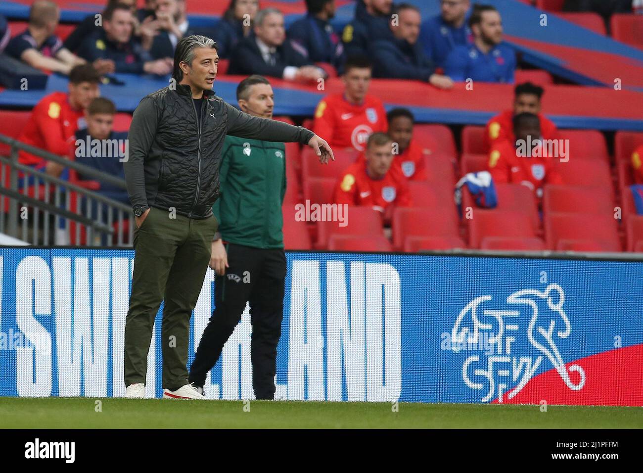 Londra, Regno Unito. 26th Mar 2022. Murat Yakin, il capo allenatore/manager della Svizzera guarda avanti. Inghilterra contro Svizzera, International football friendly designato Alzheimer's Society International Match al Wembley Stadium di Londra sabato 26th marzo 2022. Solo per uso editoriale. pic by Andrew Orchard/Andrew Orchard SPORTS photography/Alamy Live News Credit: Andrew Orchard SPORTS photography/Alamy Live News Foto Stock