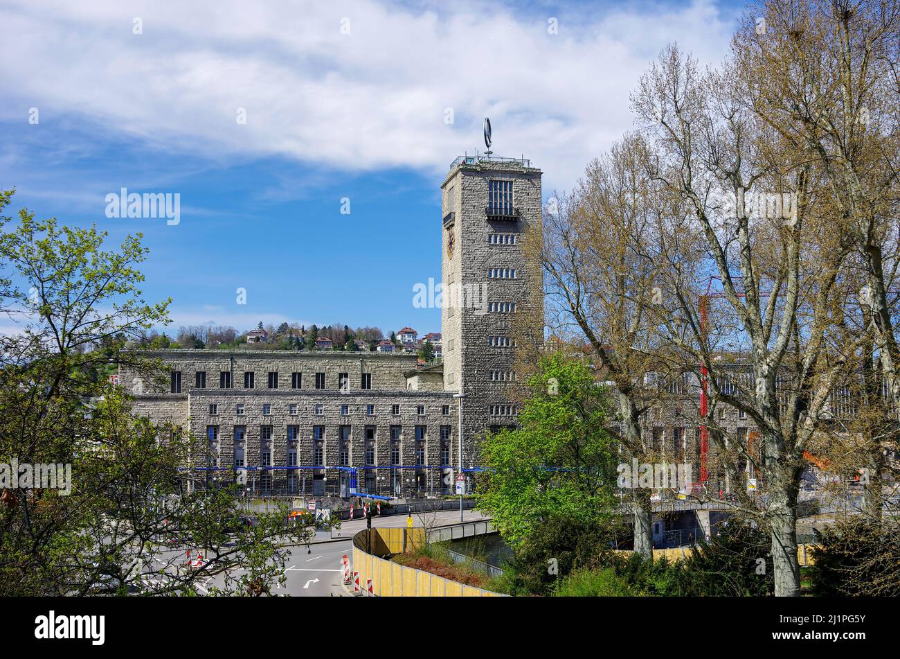 Stoccarda, Baden-Württemberg, Germania: Strutture edilizie tra cui la torre della stazione, stazione centrale di Stoccarda, 10 aprile 2012. Foto Stock