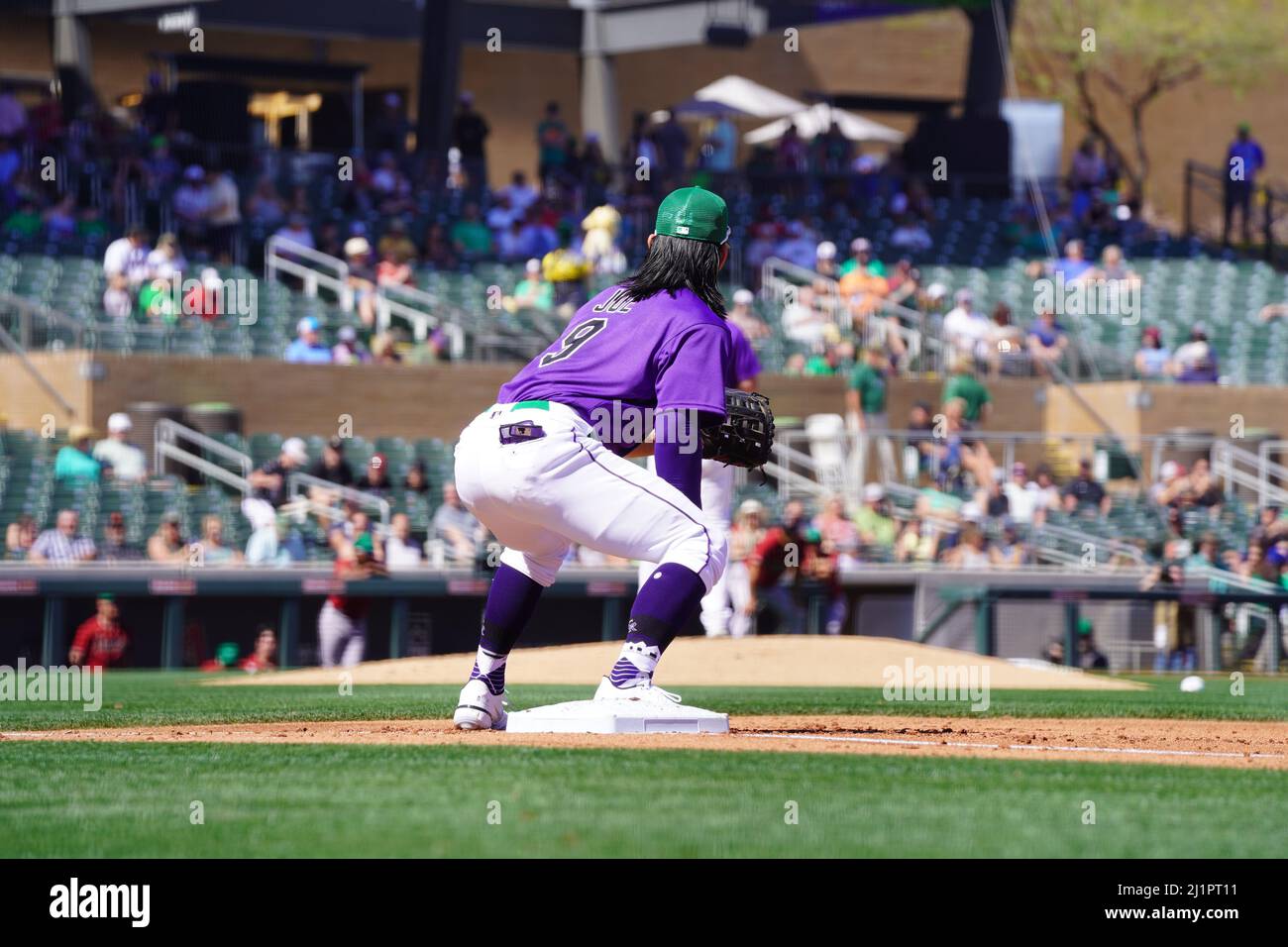 Colorado Rockies prima base durante una partita di baseball di allenamento primaverile della MLB giovedì 17 marzo 2022, a Salt River Fields a Scottsdale, Arizona (Scott Finkelmeyer/Image of Sport) Foto Stock