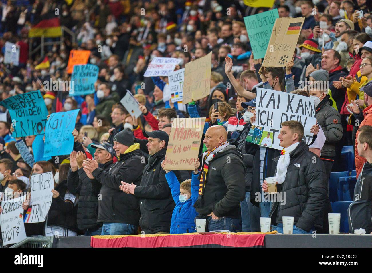 Sinsheim, Germania. 26th Mar 2022. DFB giro d'onore con i tifosi, Thomas Müller, DFB 13 Jamal Musiala, DFB 14 nella partita amichevole GERMANIA - ISRAELE 2-0 preparazione per i campionati del mondo 2022 in Qatar ,Stagione 2021/2022, il 26 marzo 2022 a Sinsheim, Germania. © Peter Schatz / Alamy Live News Credit: Peter Schatz/Alamy Live News Foto Stock