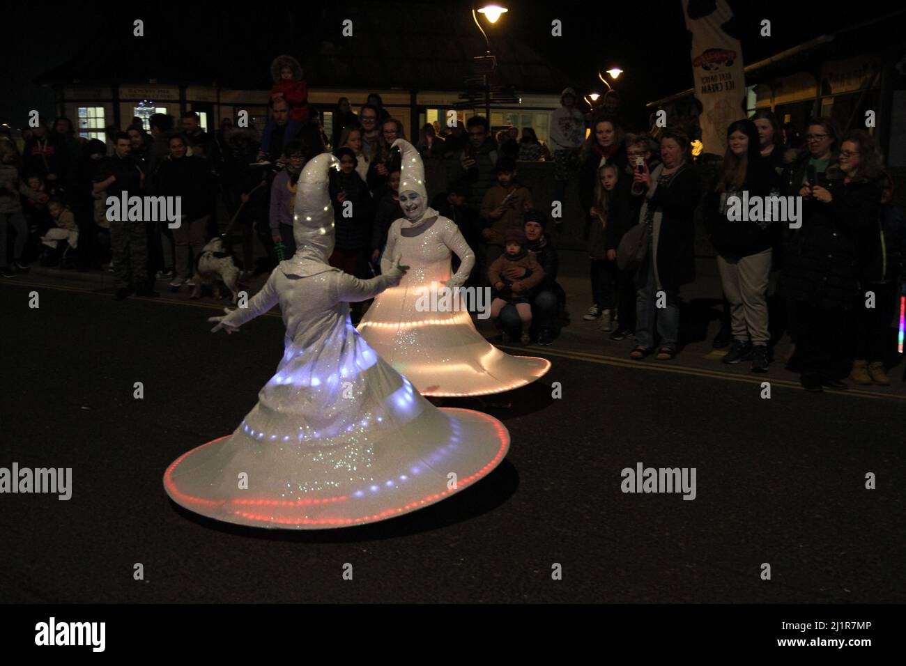 Intrattenimento di strada all'Harwich illuminare Festival 2022 a Harwich in Essex Foto Stock