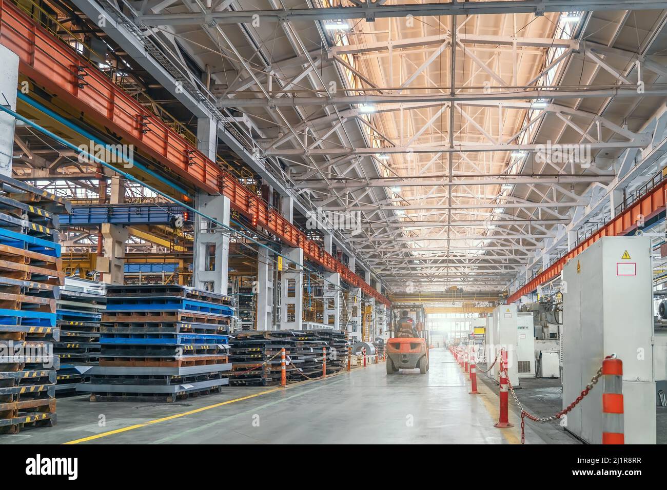Interno di un grande e moderno edificio industriale. Foto Stock