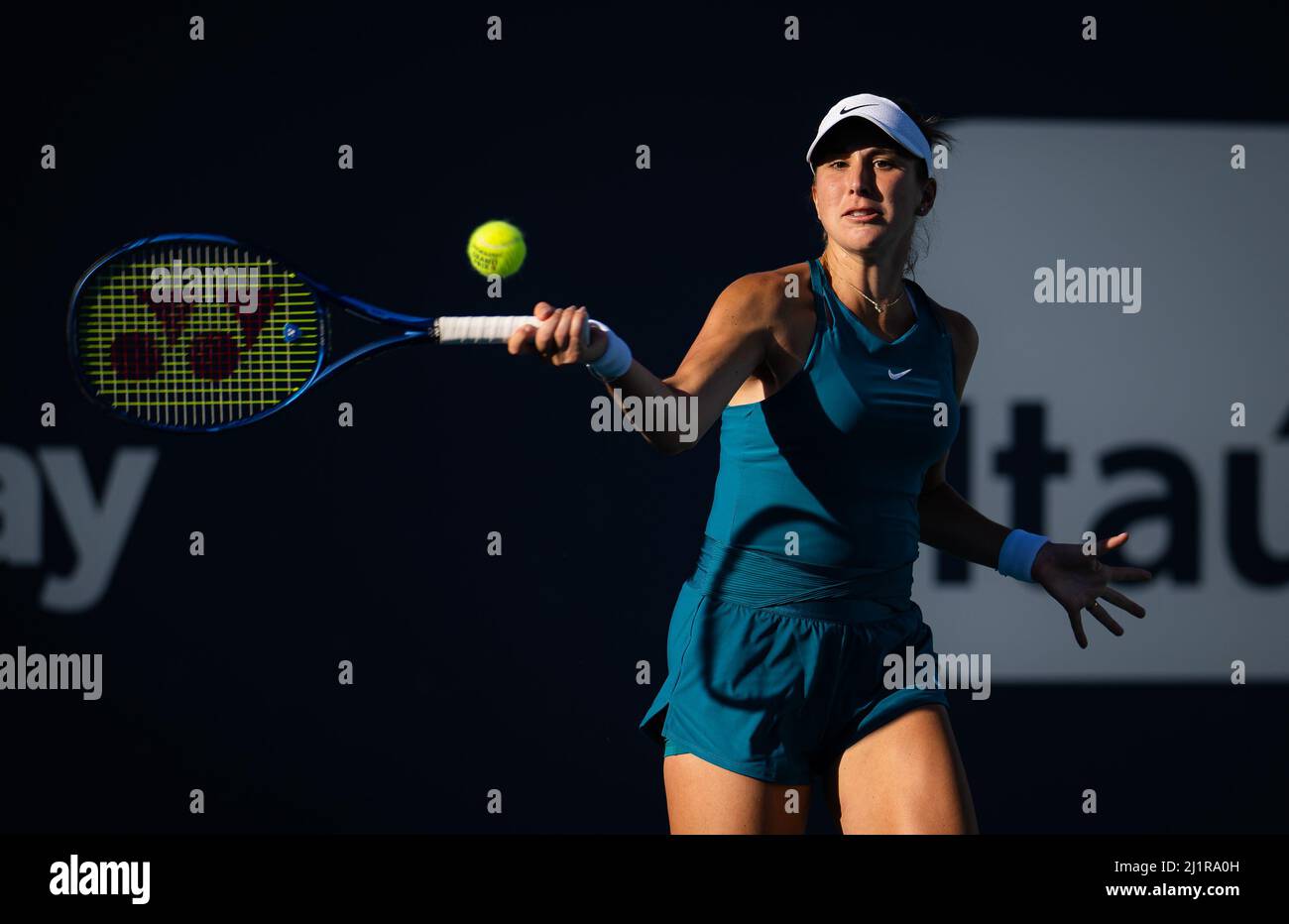 Belinda Bencic della Svizzera gioca due volte al torneo di tennis 2022 Miami Open, WTA Masters 1000 il 26 marzo 2022 allo stadio Hard Rock di Miami, USA - Foto: Rob Prange/DPPI/LiveMedia Foto Stock