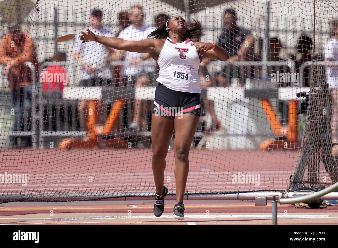 Seasons usual of Texas Tech vince il disco femminile con un tiro di 190-7 (58,10m) durante il 94th Clyde Littlefield Texas Relays, sabato 26 marzo, Foto Stock