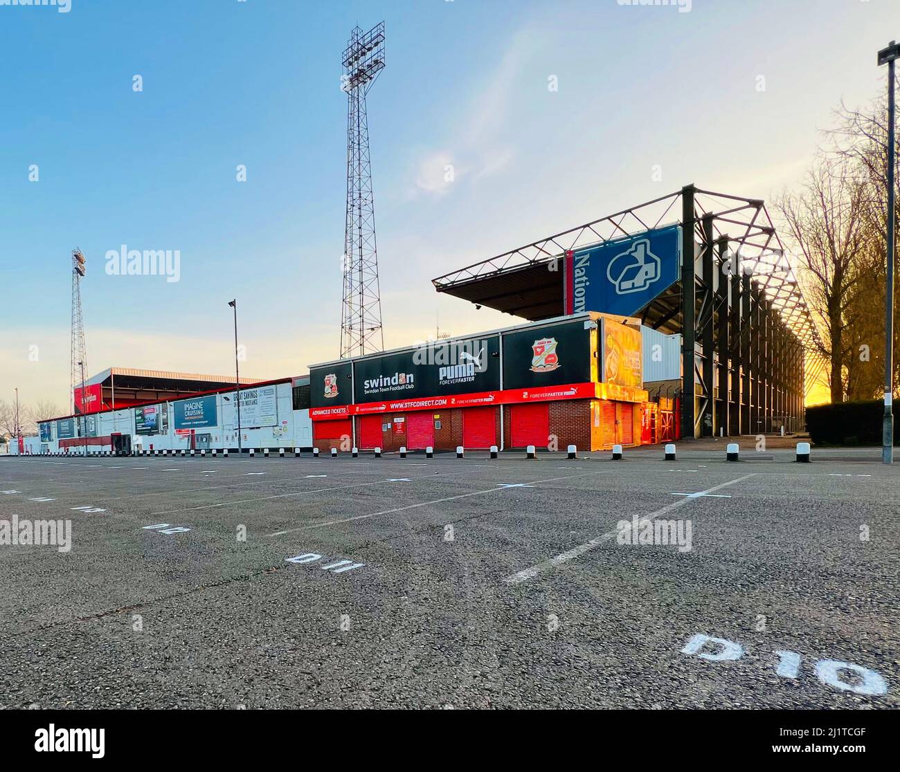 SWINDON, Regno Unito - 26 MARZO 2022: Swindon Town Football Club County Ground. Foto Stock