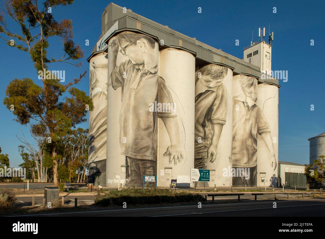 Bambini Silo Art, Coonalpyn, South Australia, Australia Foto Stock