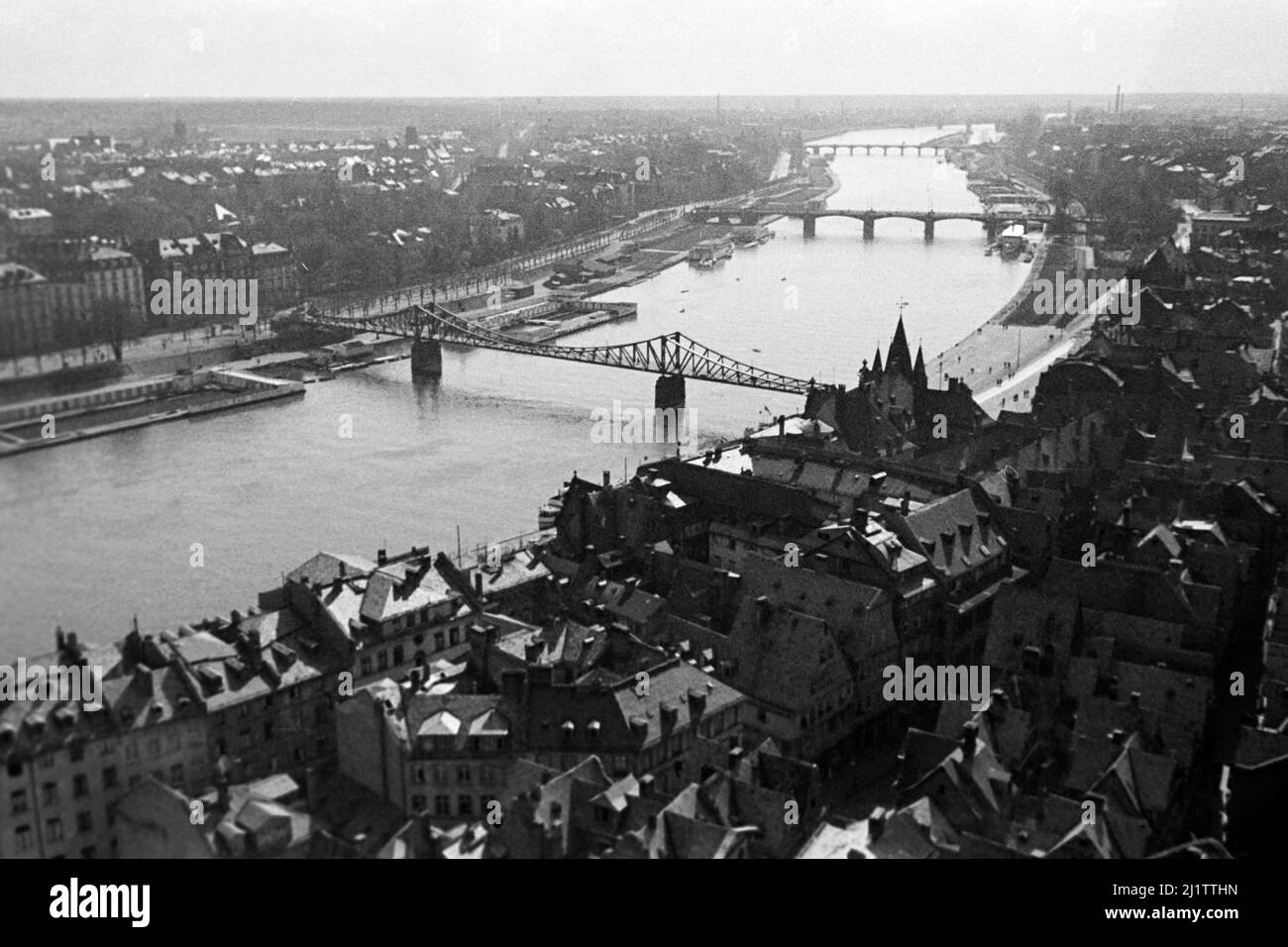 Blick auf die Altstadt von Frankfurt am Main vom Frankfuerter Dom, späte 1930er Jahre. Vista della città vecchia di Francoforte sul meno vista dalla cattedrale di Francoforte, fine 1930s. Foto Stock