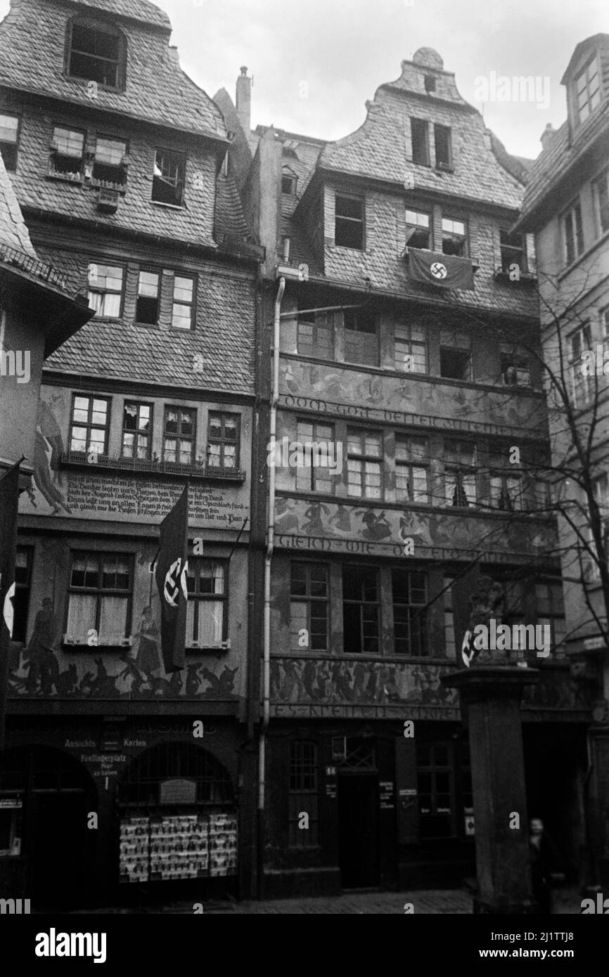 Haus zum Hasen und Pesthaus in der Altstadt von Frankfurt am Main, späte 1930er Jahre. Casa di Lepre e Plague House nel centro storico di Francoforte sul meno, fine 1930s. Foto Stock
