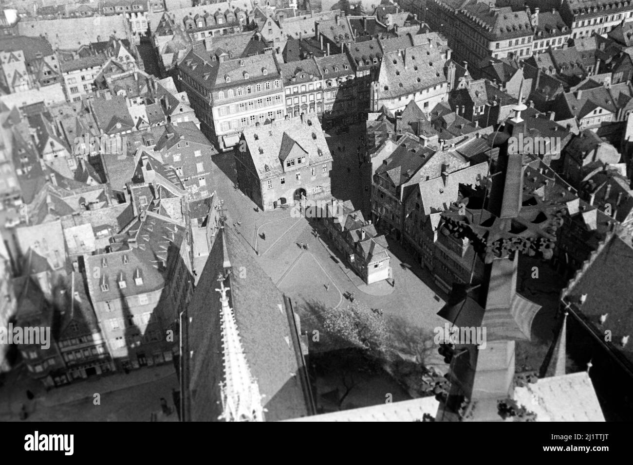 Blick auf die Altstadt von Frankfurt am Main vom Frankfurter Dom, späte 1930er Jahre. Vista della città vecchia di Francoforte sul meno vista dalla cattedrale di Francoforte, fine 1930s. Foto Stock