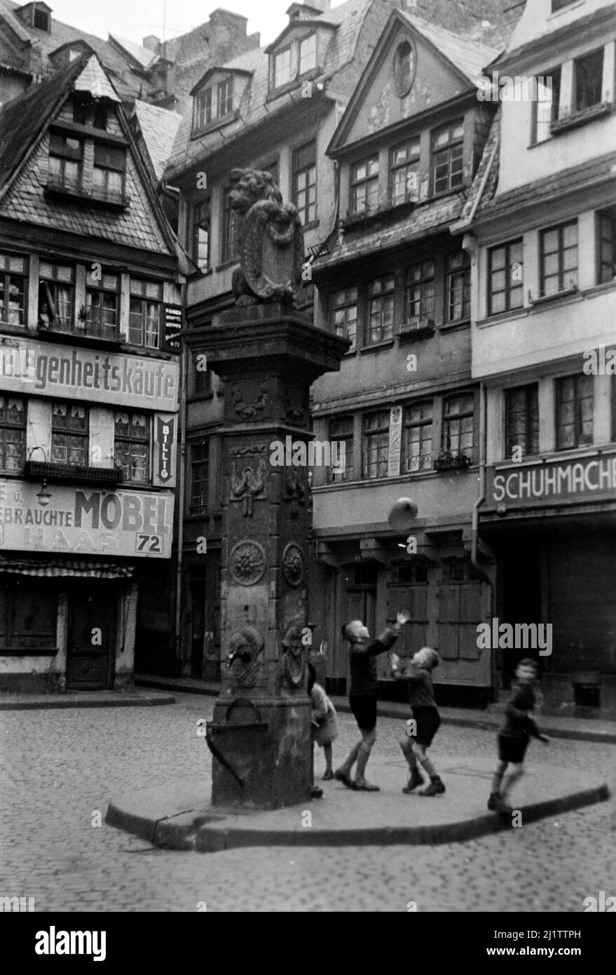 Spielende Kinder, späte 1930er Jahre. Bambini in gioco, fine 1930s. Foto Stock