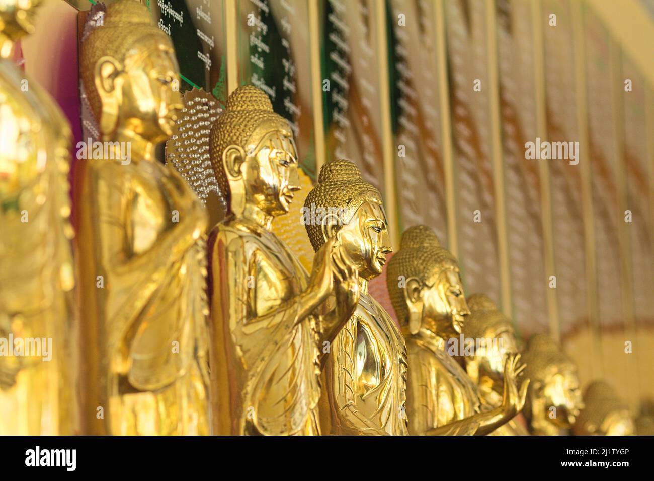 Buddha d'oro in Myanmar Foto Stock