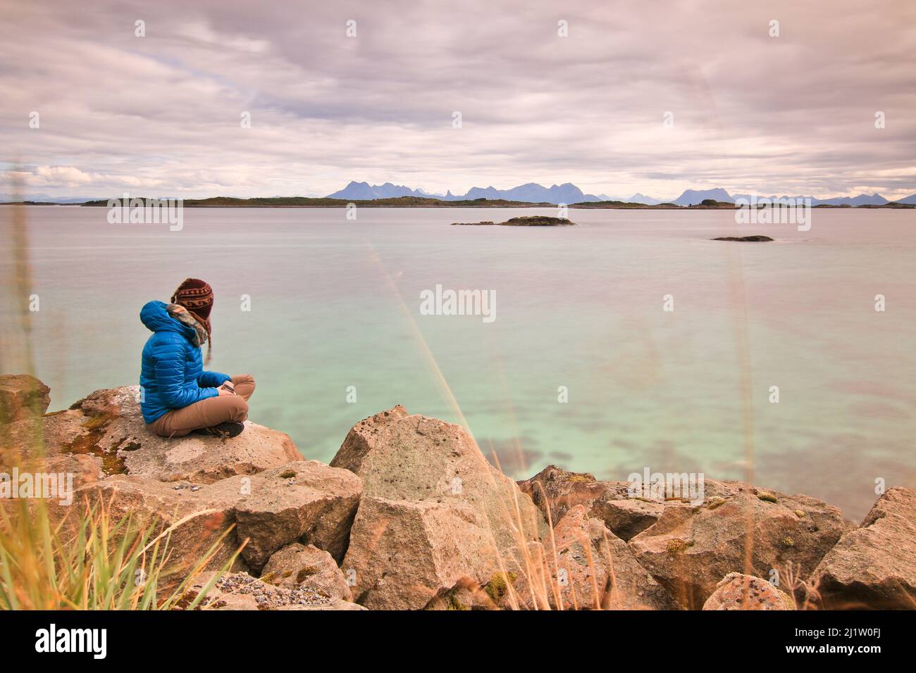 Giornata nuvolosa norvegese all'isola di Lofoten Foto Stock