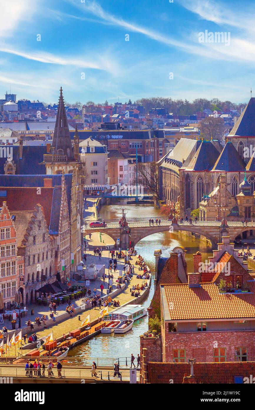 Gand, Belgio - 12 aprile 2016: Vista panoramica aerea della storica città della provincia di Gand delle Fiandre Orientali Foto Stock