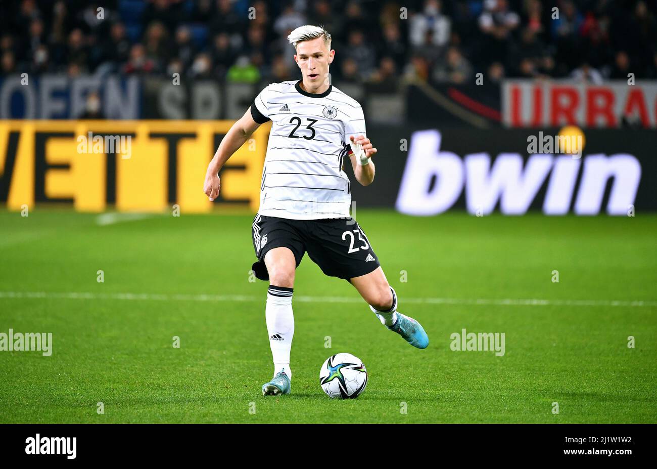 Partita amichevole, PreZero Arena Sinsheim: Germania vs Israele; Nico Schlotterbeck (GER) Foto Stock
