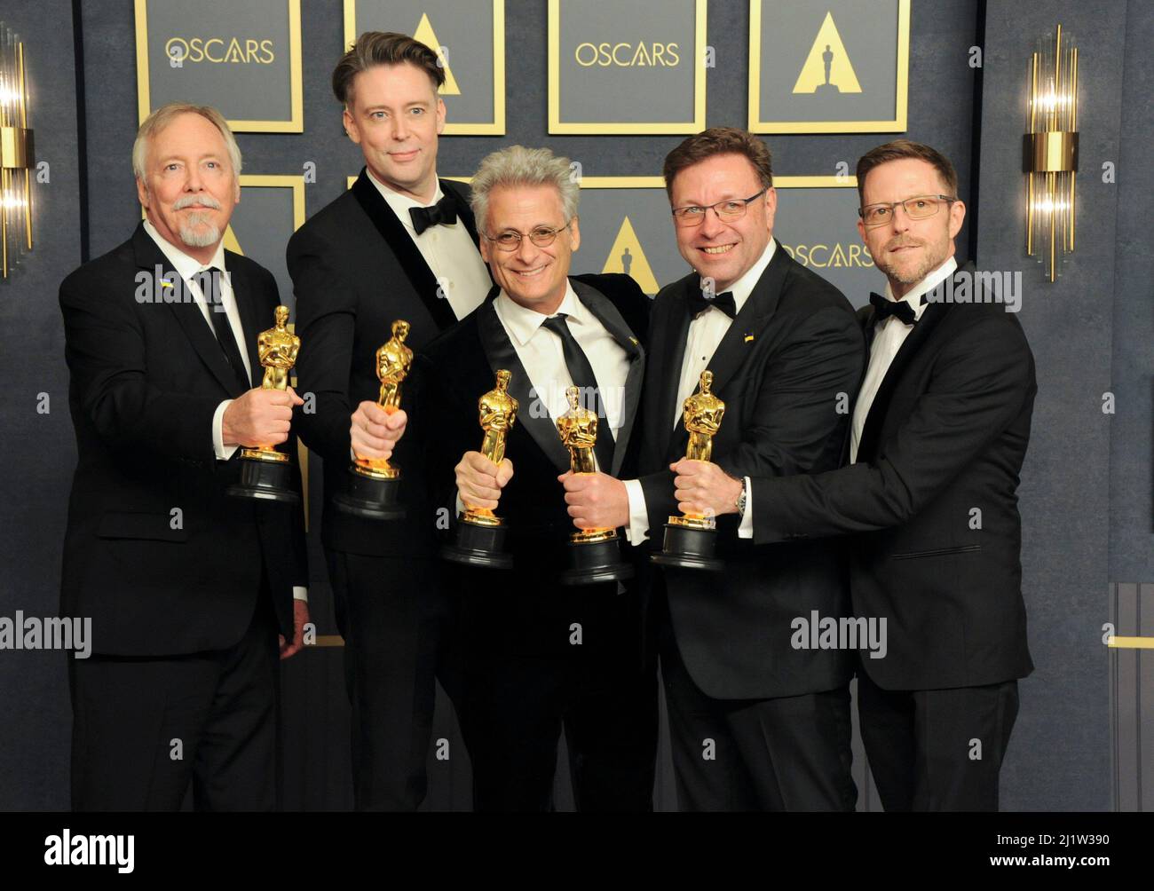 Los Angeles, California. 27th Mar 2022. Doug Hemphill, Theo Green, Mark Mangini, Ron Bartlett, Mac Ruth nella sala stampa per 94th Academy Awards - Sala stampa, Dolby Theatre, Los Angeles, CA 27 marzo 2022. Credit: Elizabeth Goodenough/Everett Collection/Alamy Live News Foto Stock