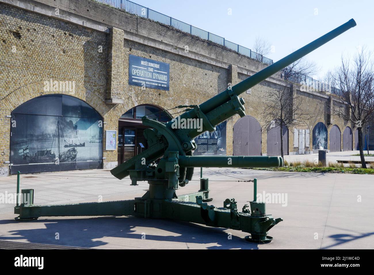 WWII Schneider 90mm Gun, Museo dell'operazione Dynamo, Dunkirk, Nord, Hauts-de-France, Francia Foto Stock