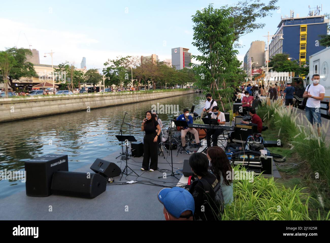 Krung Kasem Canal Canaalside Walk, Hua Lamphong, Bangkok, Thailandia Foto Stock