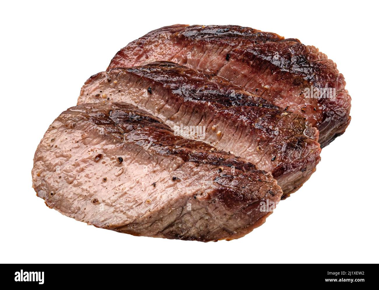 Bistecca di manzo a fette isolata su sfondo bianco Foto Stock