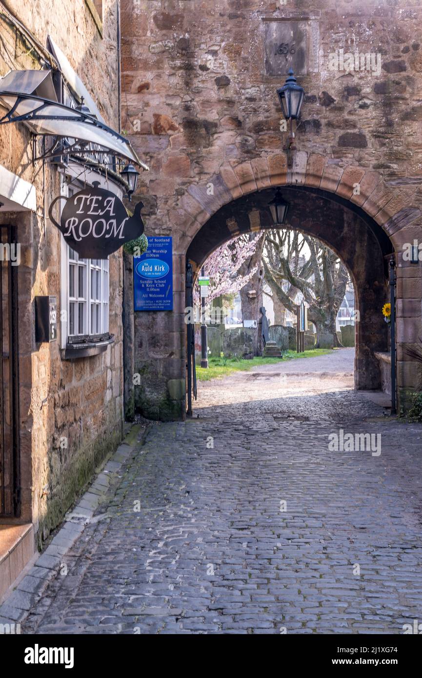 Ingresso all'Auld Kirk e al cimitero nella città scozzese di Ayr Foto Stock