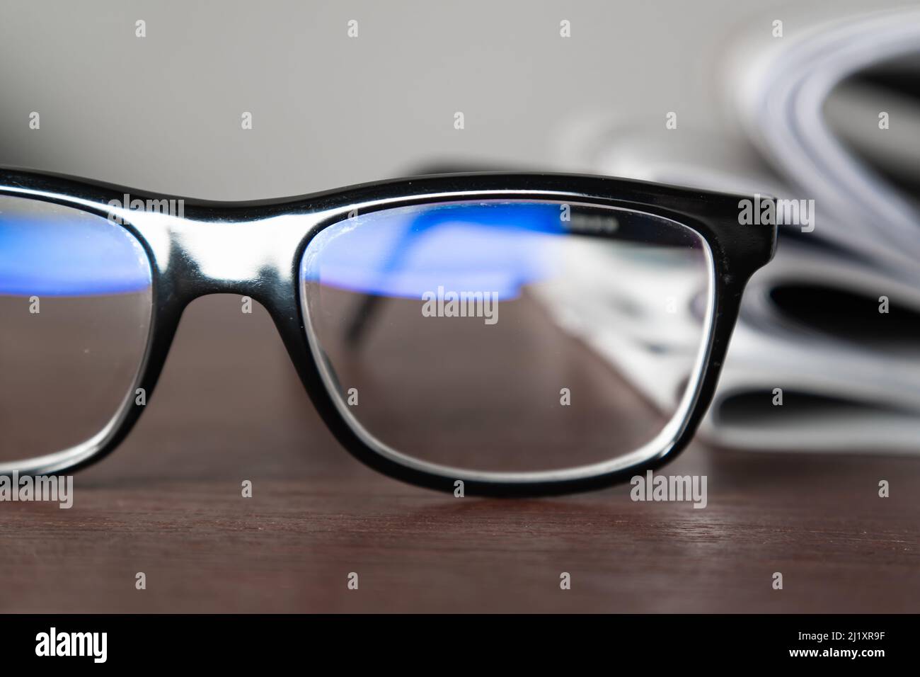 Un occhiale con lenti di protezione della luce blu Foto Stock