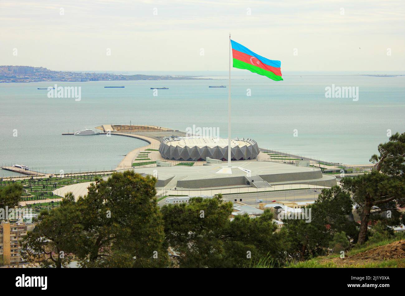 Baku. Azerbaigian. 05.16.2017 anni. Piazza della bandiera sul viale Caspio. Foto Stock