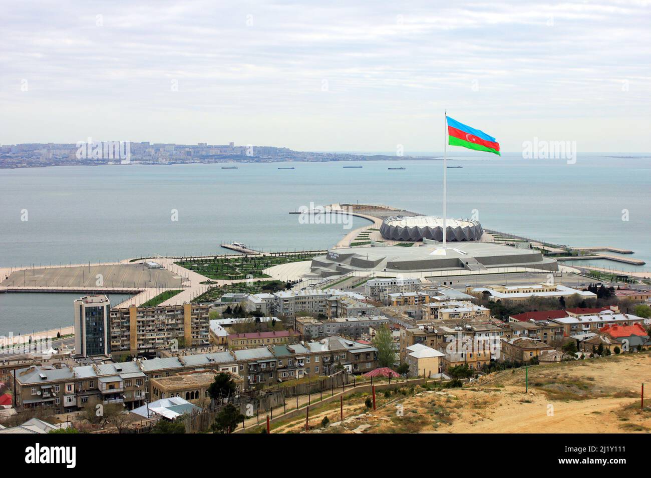 Baku. Azerbaigian. 05.16.2017 anni. Piazza della bandiera sul viale Caspio. Foto Stock