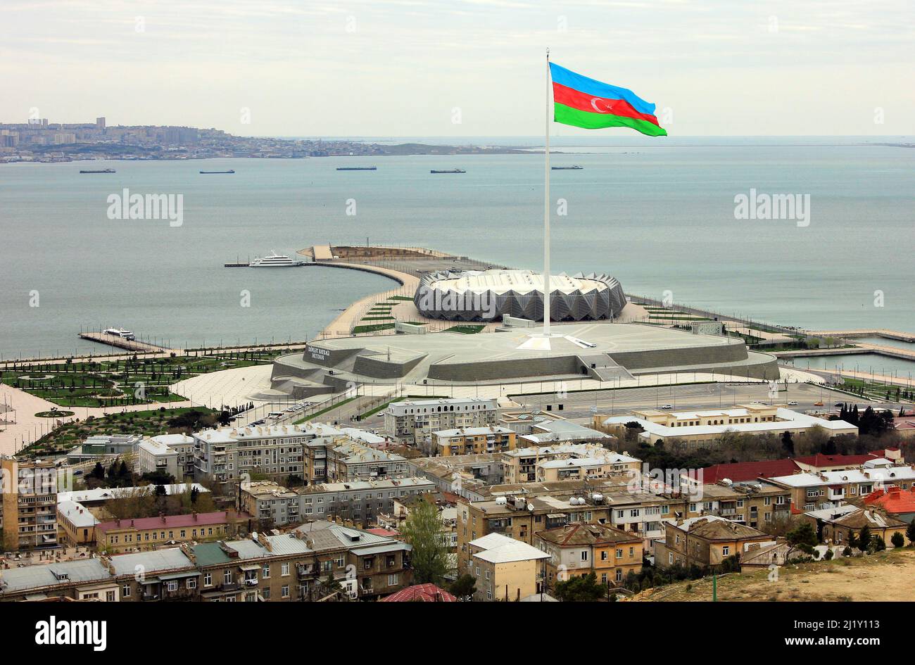 Baku. Azerbaigian. 05.16.2017 anni. Piazza della bandiera sul viale Caspio. Foto Stock