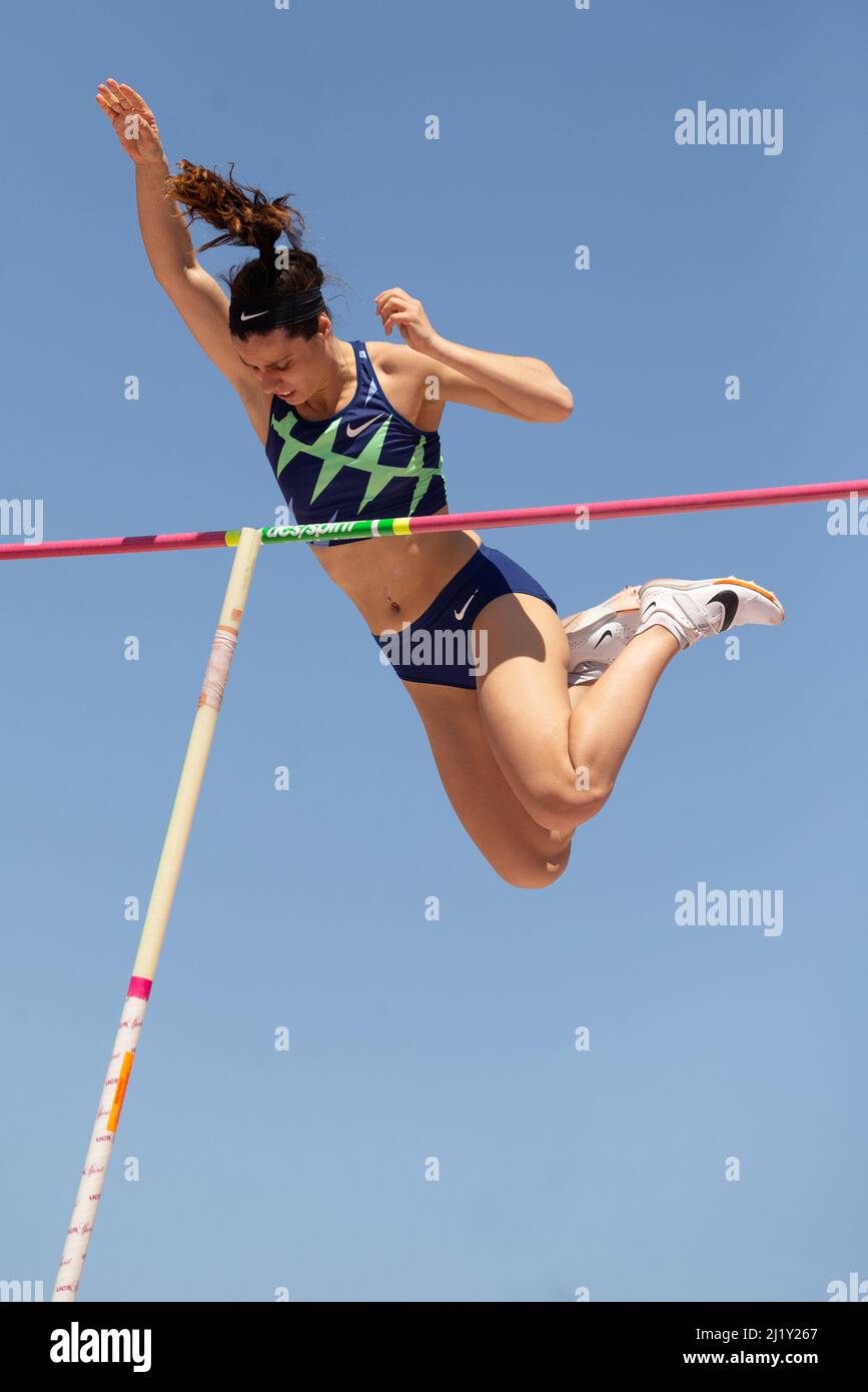 Katerina Stefanidi libera il bar nella pole vault durante il 94th Clyde Littlefield Texas Relays, sabato 26 marzo 2022, ad Austin, Texas. (Kirk Foto Stock