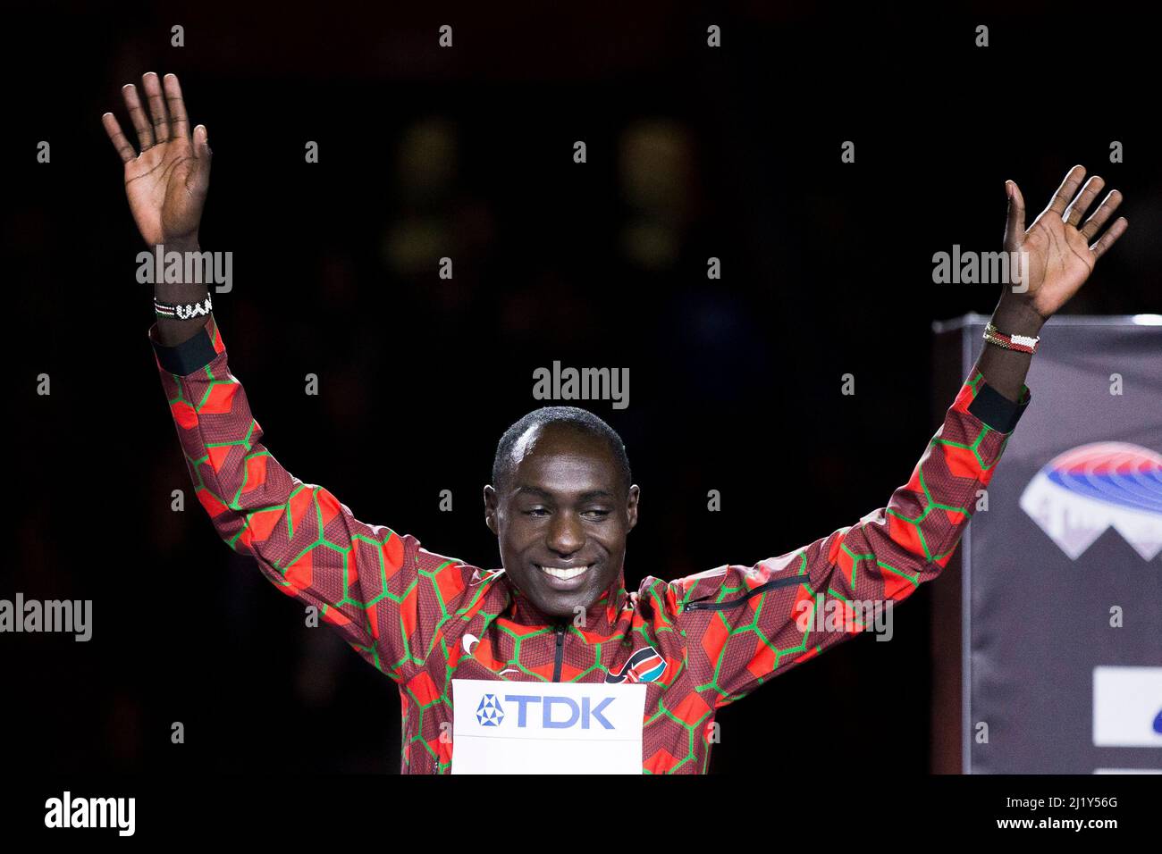 Belgrado, Serbia, 20th marzo 2022. Abel Kipsang del Kenya celebra la medaglia di bronzo durante i Campionati mondiali di atletica indoor di Belgrado 2022 - Conferenza stampa a Belgrado, in Serbia. Marzo 20, 2022. Credit: Nikola Krstic/Alamy Foto Stock