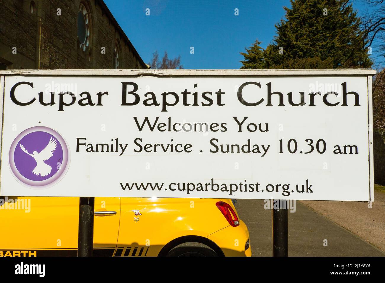 Cupar Baptist Church segno accoglie tutti, Cupar, Fife, Scozia, Regno Unito Foto Stock