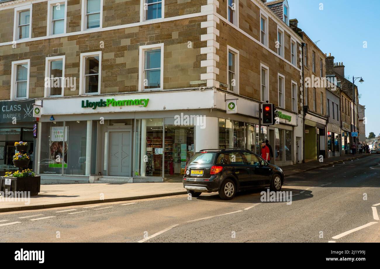 Lloyds Pharmacy for All You Medication, Cupar, Fife, Scotland, UK Foto Stock