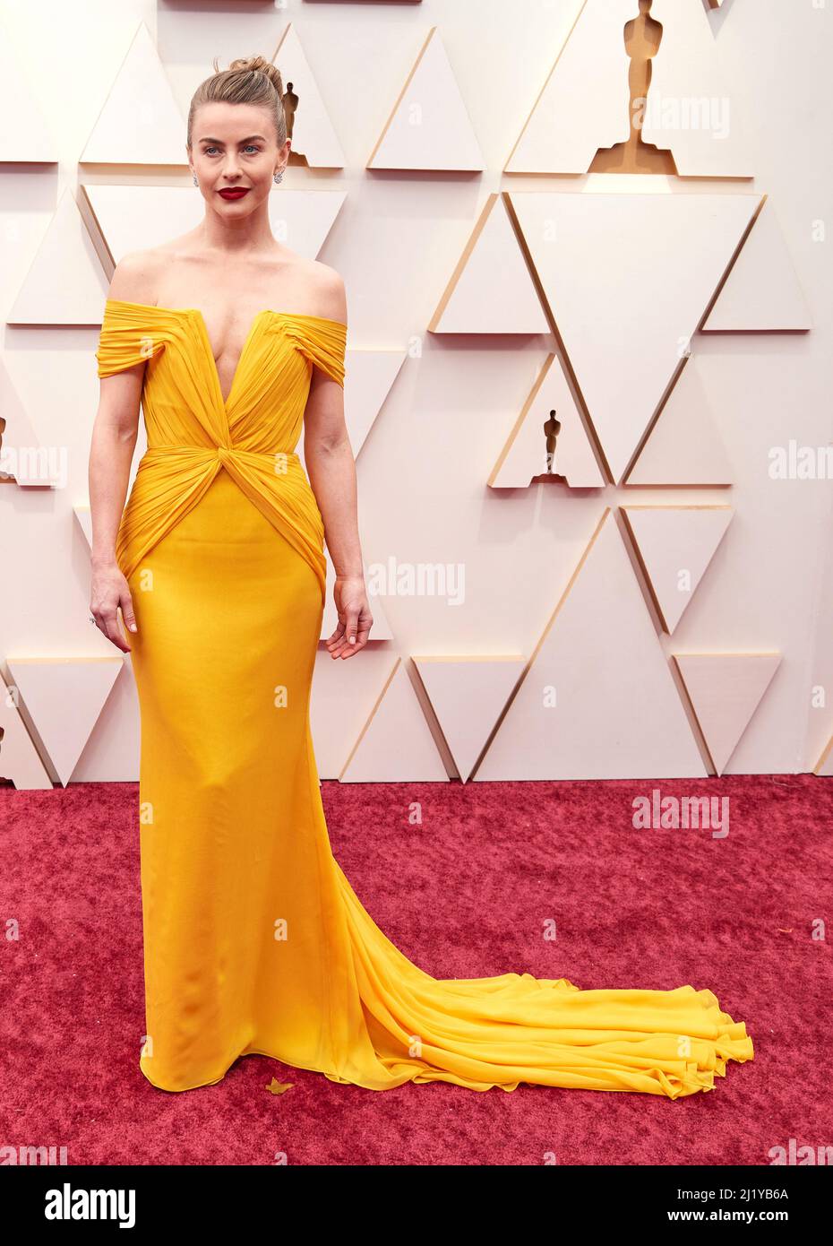 Julianne Hough arriva sul tappeto rosso dei 94th Oscar al Dolby Theatre di Ovation Hollywood a Los Angeles, CA, domenica 27 marzo 2022. © A.M.P.A.S / AFF-USA.COM Credit: AFF/Alamy Live News Foto Stock