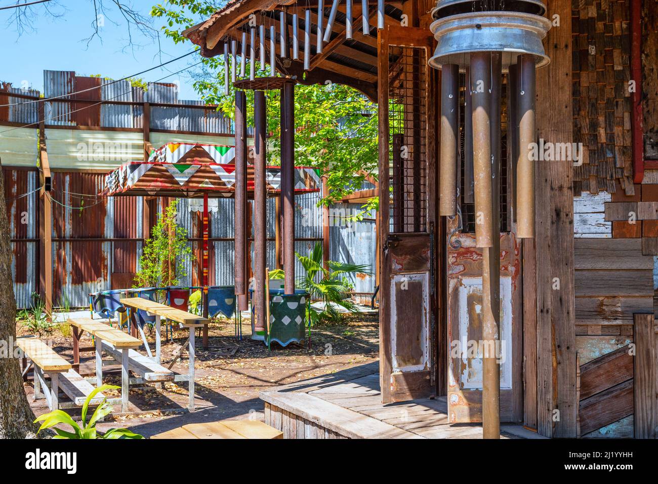 Il Music Box Village è un luogo di esibizione interattiva di arte e musica nel quartiere Bywater di New Orleans, Louisiana, USA. Foto Stock