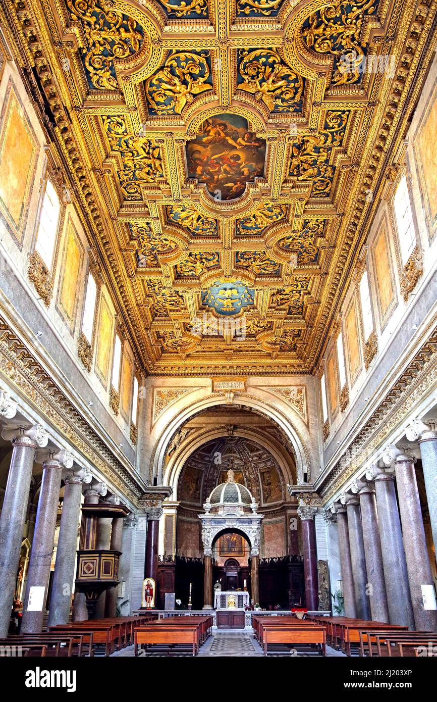 Italia. Roma. Chiesa di San Crisogono nel quartiere Trastevere di Roma Foto Stock
