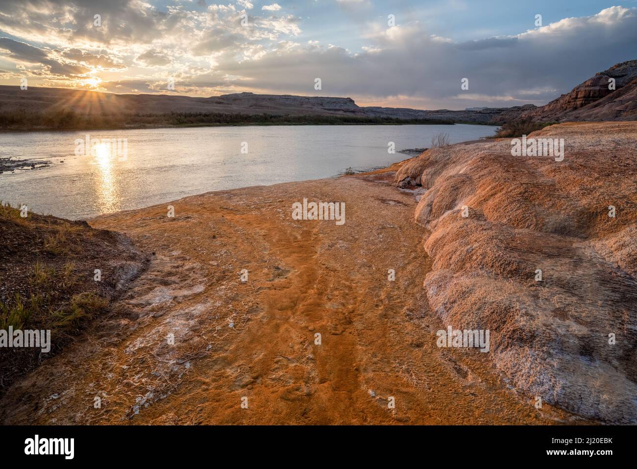 Formazione di travertini e Green River, Crystal Geyser, Utah. Foto Stock