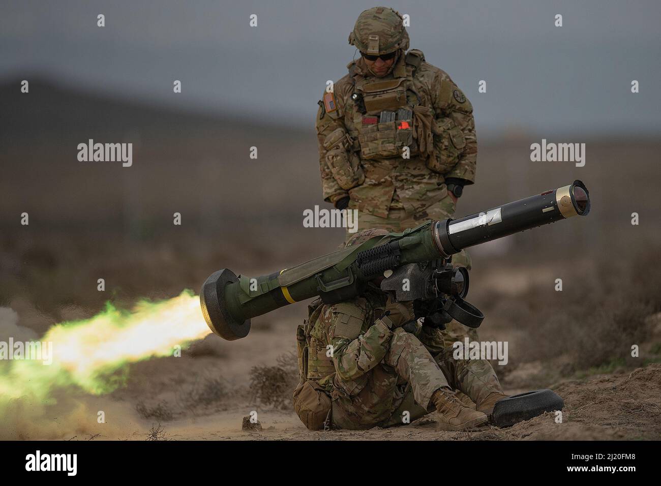 In un momento storico di addestramento per la Guardia Nazionale dell'Esercito Idaho, soldati della Charlie Company, 2-116th Combined Arms Battaglione, 116th Cavalry Brigade Combat Team, Sparato il MGF - Javelin portatile anti-missile serbatoio la Domenica mentre conducendo una serie di esercizi di campo di allenamento in programma per la settimana sulle gamme Orchard Combat Training Center. Foto Stock