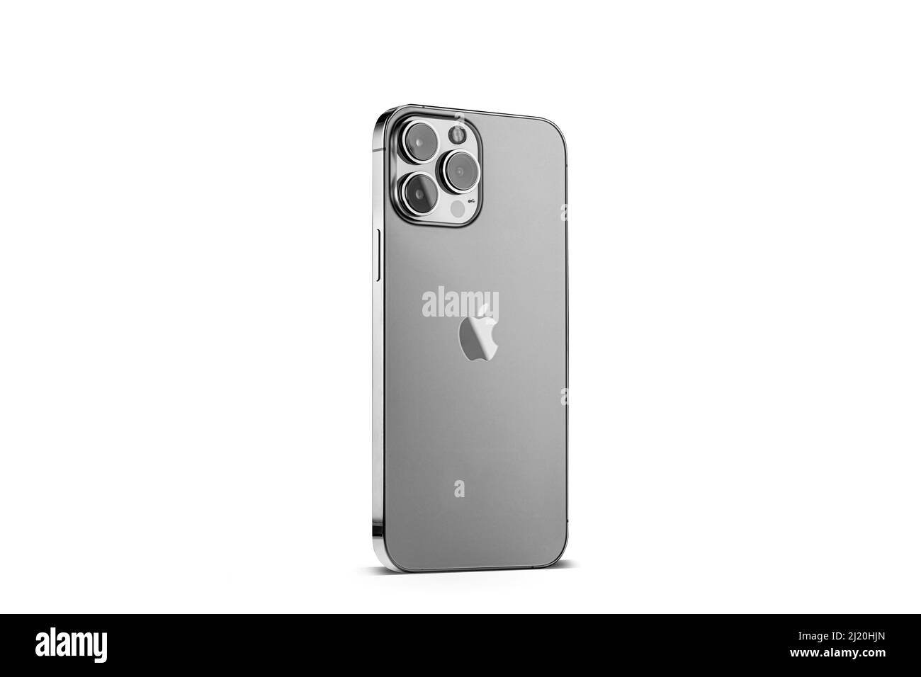 IPhone 13 pro max su sfondo bianco. Tre fotocamere da primo piano, logo Apple. russia, krasnoyarsk 13 ottobre 2021 Foto Stock