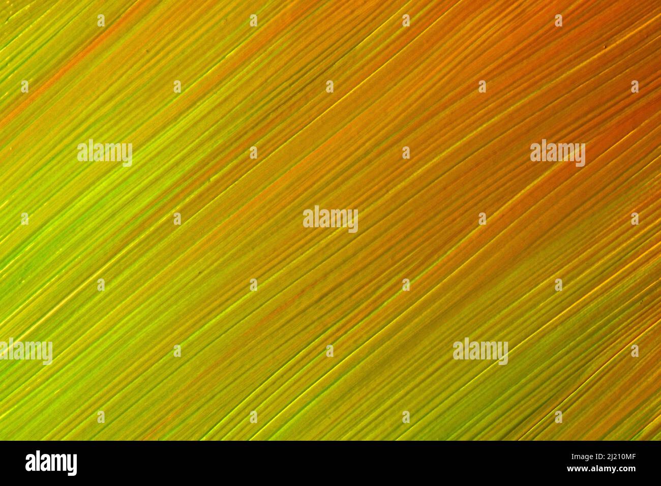 Astratto fluido arte sfondo arancione e verde colori. Pittura acrilica su tela con gradiente arcobaleno. Sfondo acquerello con olografica Foto Stock