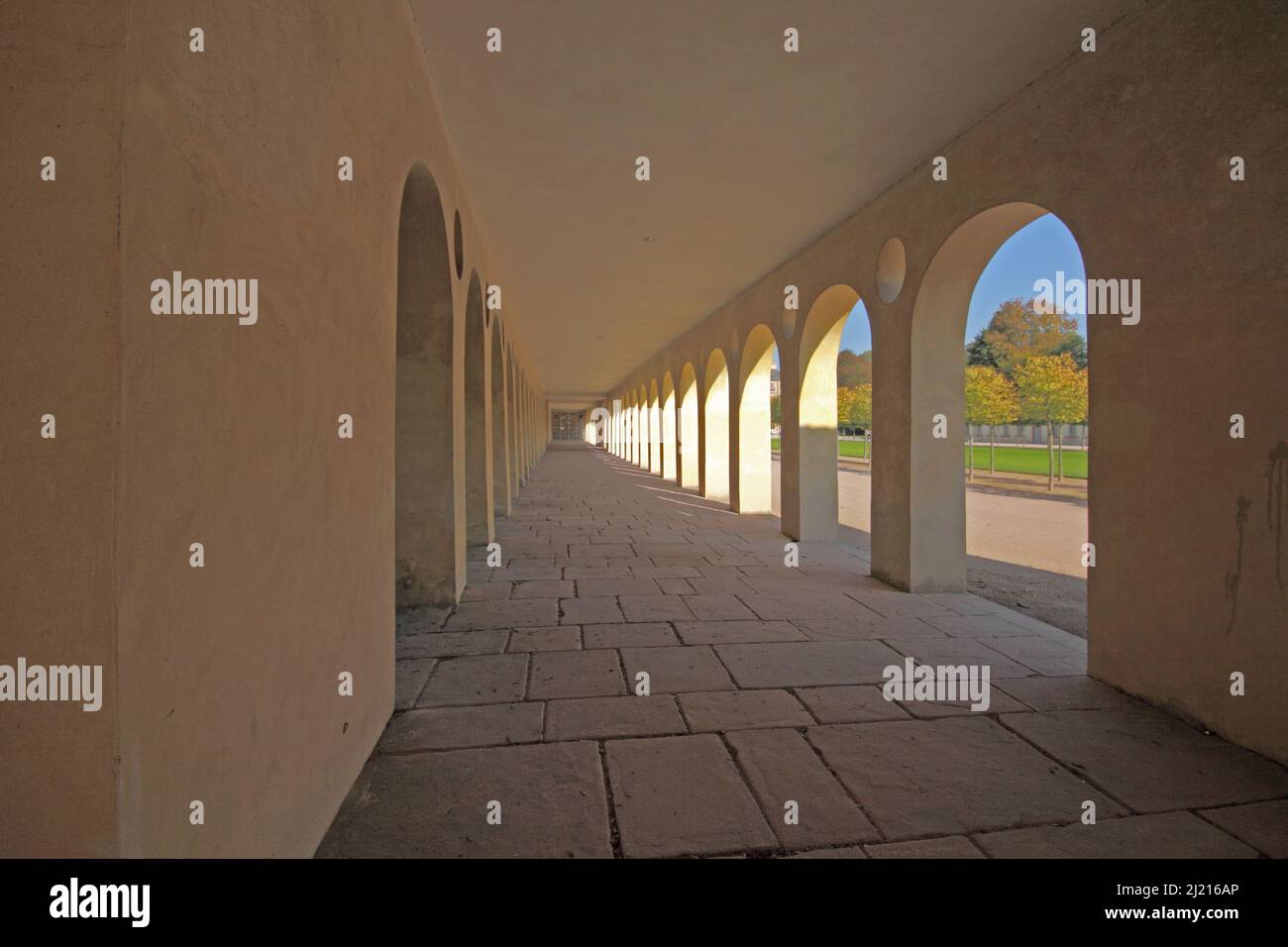 Arcade presso il castello preferito vicino Rastatt, Baden-Württemberg, Germania Foto Stock