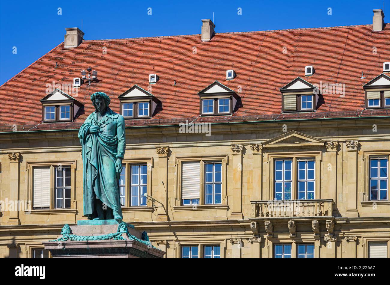 Stoccarda, Baden-Württemberg, Germania: Memoriale di Friedrich Schiller di fronte alla residenza del Principe (Prinzenbau) in Schillerplatz. Foto Stock