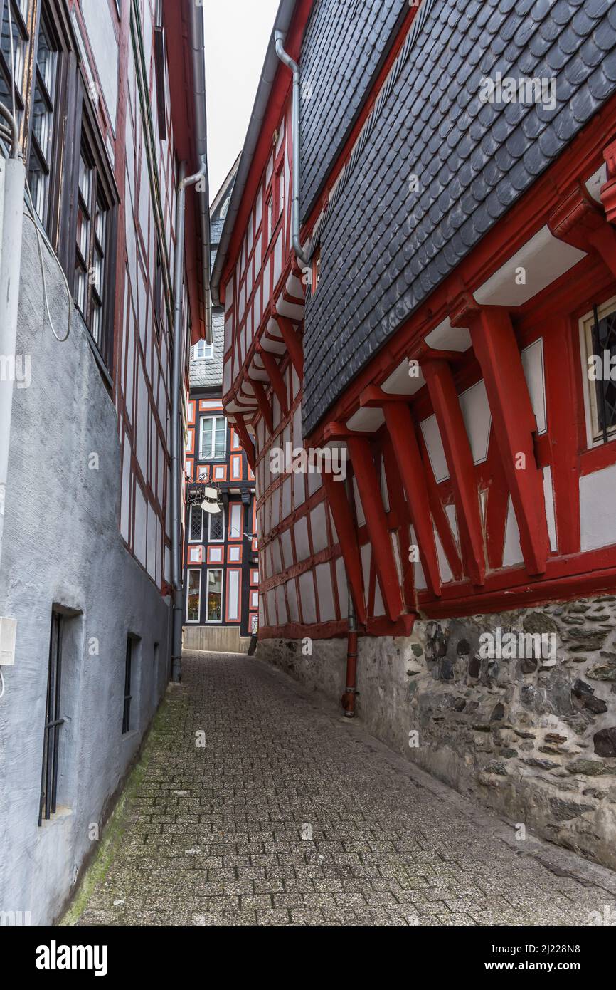 Vicolo stretto nel centro storico di Limburg an der Lahn, Assia, Germania Foto Stock