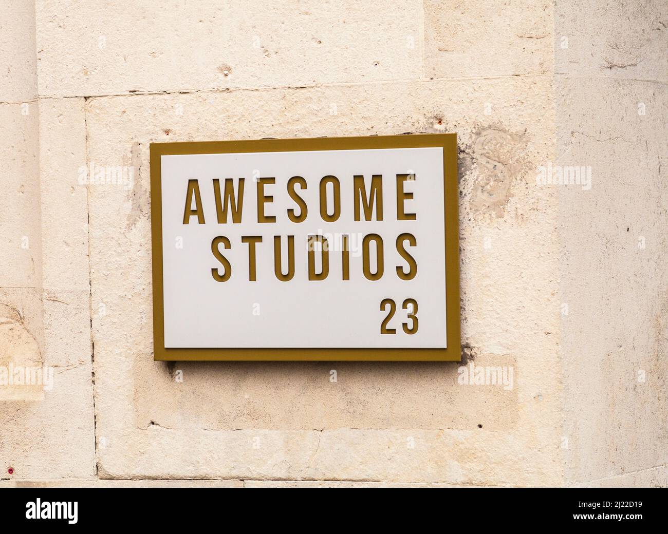 Firma fuori Awesome Dance Studios a Teddington,Londra,Inghilterra,Regno Unito Foto Stock