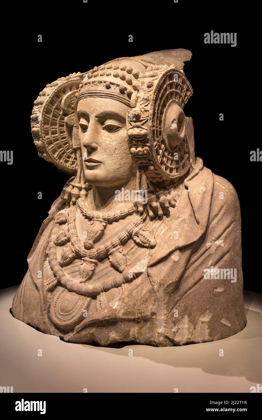 La Signora di Elche, la Dama de Elche, 4th cen AC. Scultura di una dea o di una sacerdotessa, che mostra inflesse artistiche sia di Punic-Iberia che di celtiber Foto Stock