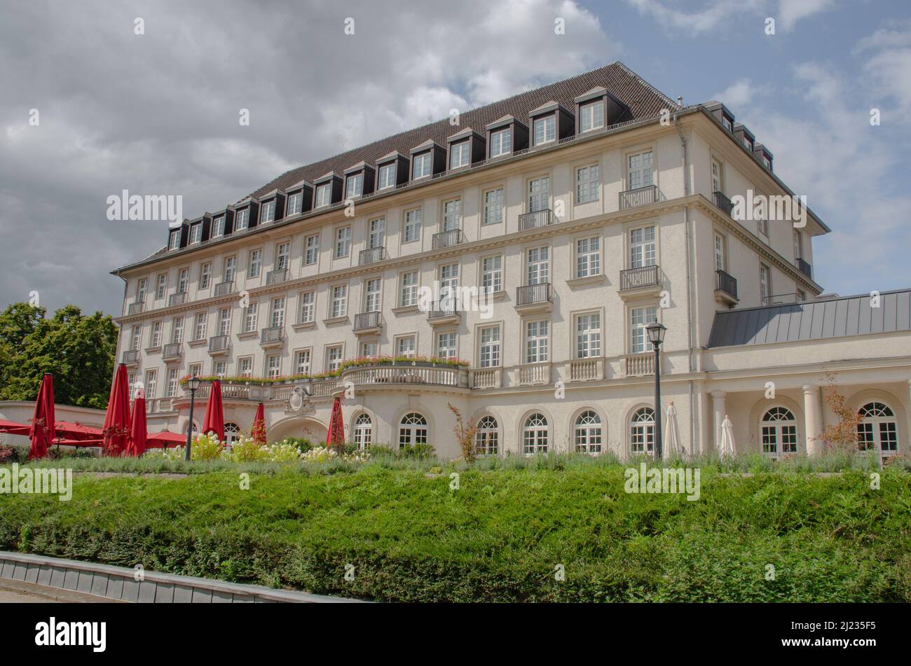 Der Quellenhof in Aachen war eines der bekanntesten Kurhotels in Deutschland in der ersten Hälfte des 20. Jahrhunderts. Foto Stock